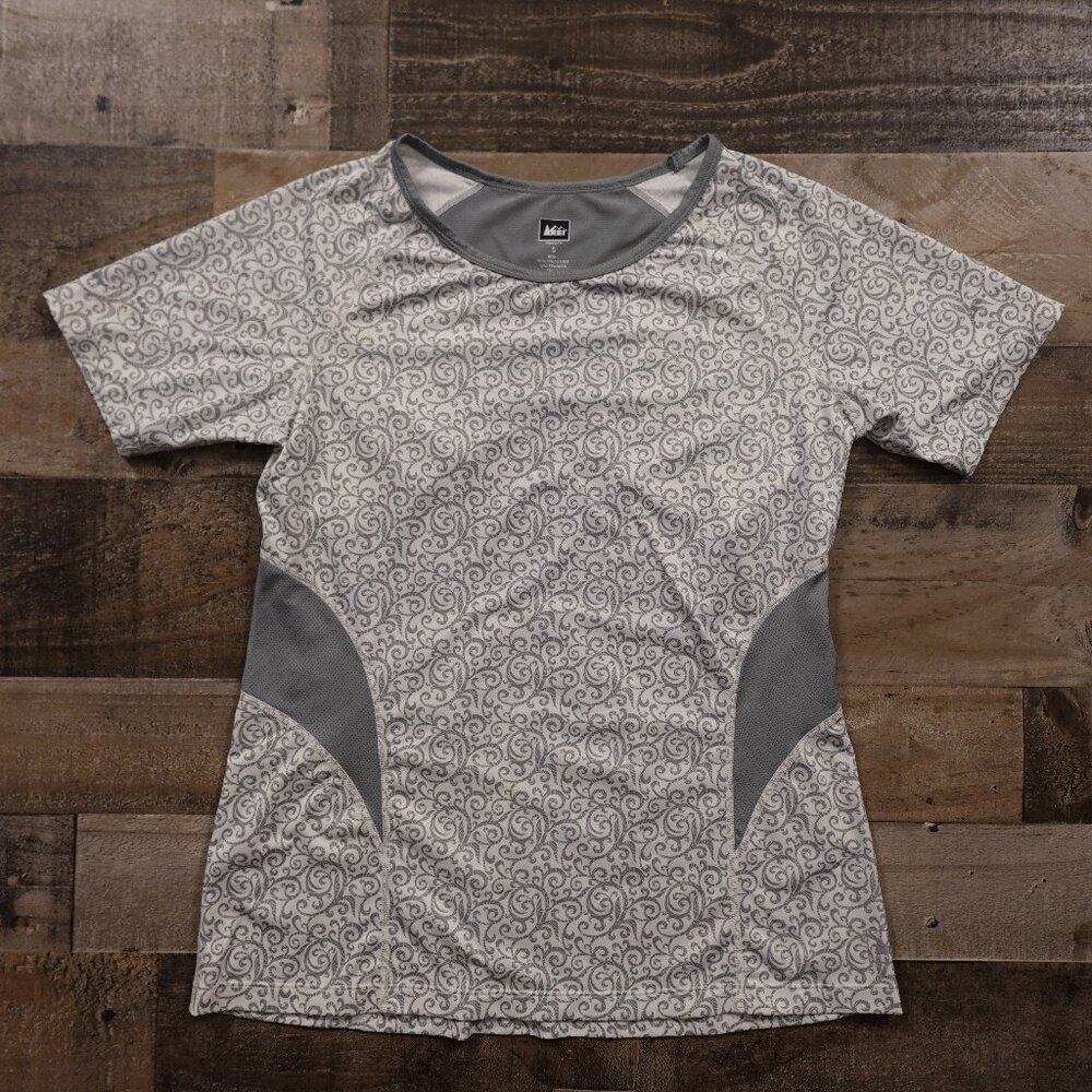 REI Printed Active Top โ Womenโs Small Gray Quick-Dry Stretch Fabricโ